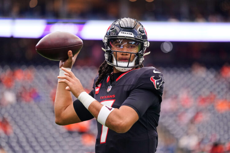 Texans to play 3rd straight game without star QB